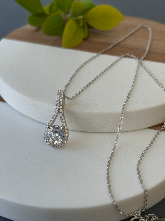 925 Silver cz Solitaire Pedant and Chain